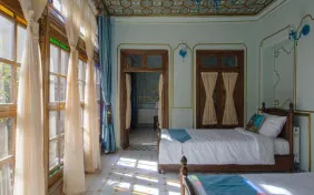 اتاق چهار تخته کانکت مشی و مشیانه (اقامت با صبحانه)