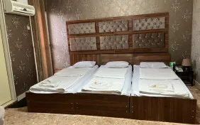 اتاق سه تخته (اقامت با صبحانه)