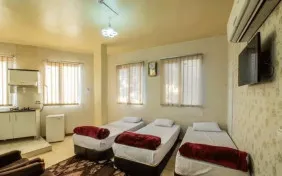 اتاق سه تخته (اقامت با صبحانه)