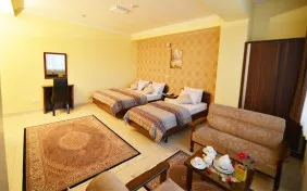 سوئیت یک خوابه سه نفره (اقامت با صبحانه)