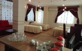 سوئیت پنت هاوس دوخوابه هفت نفره (اقامت با صبحانه)