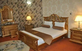 سوئيت معمولی یک خوابه دو نفره (اقامت با صبحانه)