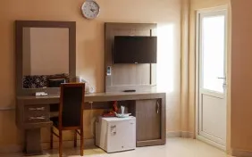 سوئیت یک خوابه دو نفره A (رو به جزیره) (اقامت با صبحانه)