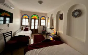 اتاق سه تختهvip(چشم انداز میدان نقش جهان) (اقامت با صبحانه)