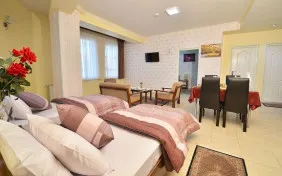 سوئیت یک خوابه پنج نفره (اقامت با صبحانه)