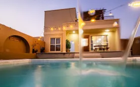 ویلادوخوابه چهارتخته استخردار (اقامت با صبحانه)