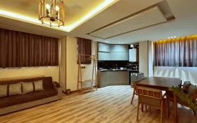 سوئیت رویال چهار نفره (اقامت با صبحانه)