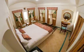 اتاق بالاخانه برای دو نفره (اقامت با صبحانه)