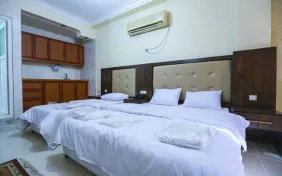 اتاق سه تخته (اقامت با صبحانه)