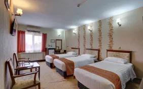 اتاق سه تخته (اقامت با صبحانه)