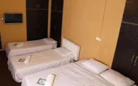 اتاق چهار تخته سهراب سپهری (اقامت با صبحانه)