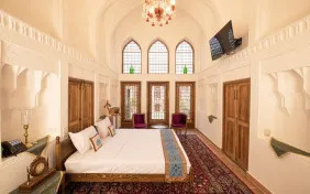 اتاق دو نفره شاه نشین (اقامت با صبحانه)