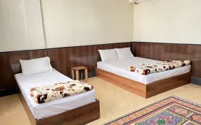 اتاق سه تخته (اقامت با صبحانه)