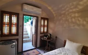 اتاق نفیس (اقامت با صبحانه)