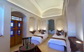 اتاق چهار تخته شهربانو ( طبقه اول ) (اقامت باصبحانه)