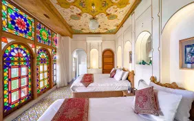 سه تخته مهردخت (شاه نشین پنج دری) (اقامت با صبحانه)