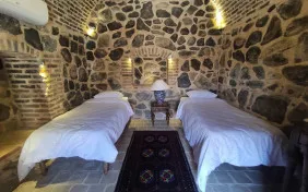 اتاق دو تخته تویین غیر مستر (اقامت با صبحانه)