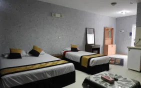 اتاق سه تخته (اقامت با صبحانه)