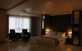 سوئیت دونفره جونیور (اقامت با صبحانه)