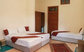 اتاق چهارتخته عقیق (اقامت با صبحانه)