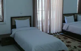 اتاق سه تخته (اقامت با صبحانه)