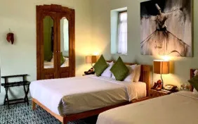 اتاق سه تخته پهلوی (اقامت با صبحانه)