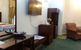 سوئیت دوتخته (اقامت با صبحانه)