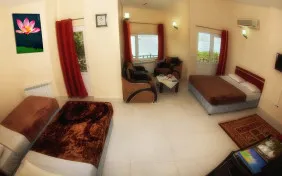 اتاق چهار تخته رو به دریاچه (اقامت با صبحانه)