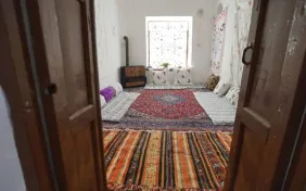 اتاق چهار نفره کفخواب خانه بی بی (اقامت باصبحانه)