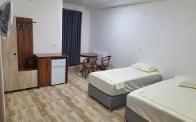 اتاق سه تخته (اقامت تک)