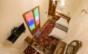 اتاق یک تخته سینگل تاج (اقامت با صبحانه)