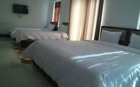 اتاق چهار تخته (اقامت با صبحانه)