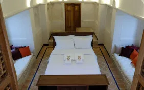 اتاق دو تخته سرداب (اقامت با صبحانه)