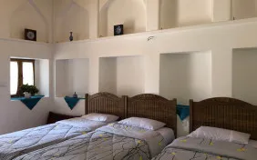 اتاق سه تخته (اقامت با صبحانه)