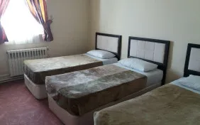 اتاق سه تخته (اقامت با صبحانه)