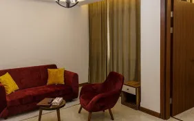 سوئیت یکخوابه سه تخته (اقامت با صبحانه)