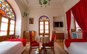 سوئیت چهارنفره خانواده 114(هفت پله به سمت بالا) (اقامت با صبحانه)