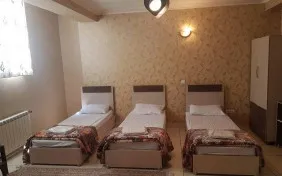 اتاق سه تخته (اقامت با صبحانه)