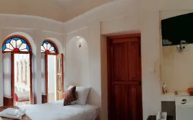 اتاق یک تخته ایراندخت (اقامت با صبحانه)