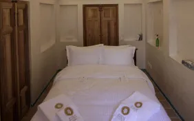 اتاق دو تخته قلم (اقامت با صبحانه)