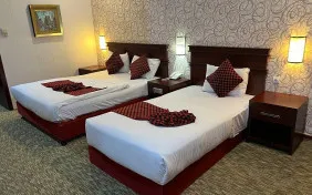 اتاق سه تخته (اقامت با صبحانه)