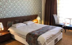 سوئیت معمولی دو نفره رو به محوطه