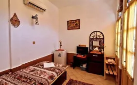 اتاق یک تخته تادر (اقامت با صبحانه)