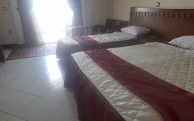 اتاق سه تخته (اقامت با صبحانه)