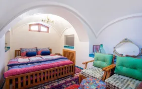 اتاق سه تخته دوبلکس گلزار (اقامت با صبحانه)