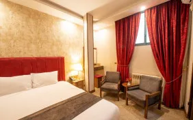 یک تخته (اقامت با صبحانه)