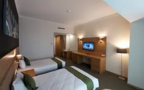 اتاق دو تخته توئین(طبقه3 تا 10)(5ستاره) (اقامت با صبحانه)