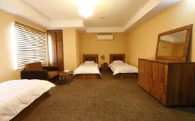 اتاق سه تخته (اقامت با صبحانه)