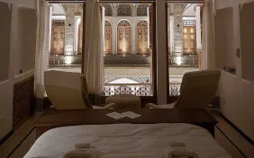 اتاق دوتخته دبل سه دری (اقامت با صبحانه)