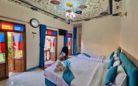 اتاق سه تخته شاه صنم (اقامت با صبحانه)